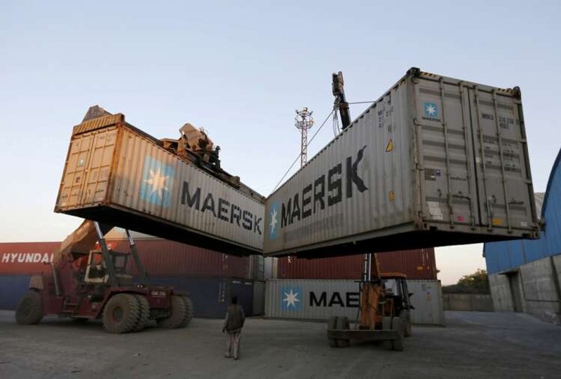Image for Maersk sees global supply chain woes for longer; lifts 2022 guidance