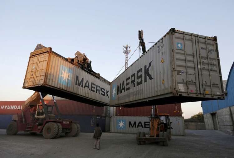 Image for Maersk sees global supply chain woes for longer; lifts 2022 guidance