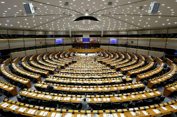 Image for EU parliament backs labelling gas and nuclear investments as green