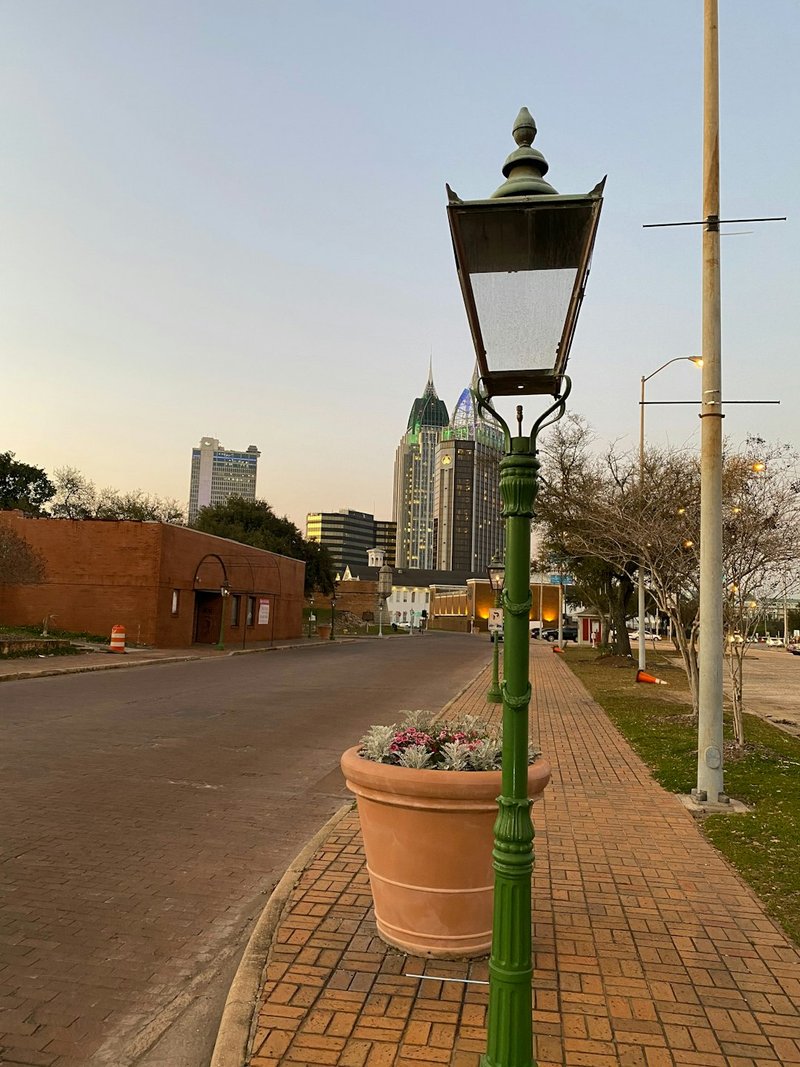 Image for Russian mobile operator MTS to cut staff in drive to reduce debt