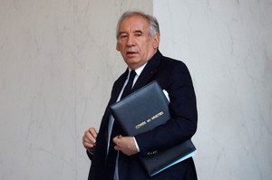 French Prime Minister Francois Bayrou warns Europe against Trump policies - Global Banking & Finance Review