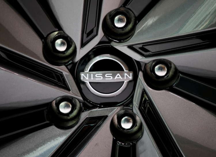Image for Nissan sells its Daimler stake, following Renault