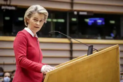 Image for EU lawmakers debate Brexit accord before decisive vote