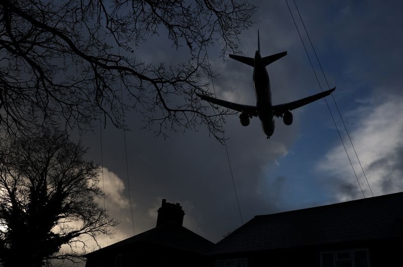 Heathrow Airport's third runway proposal supported by UK government - Global Banking & Finance Review