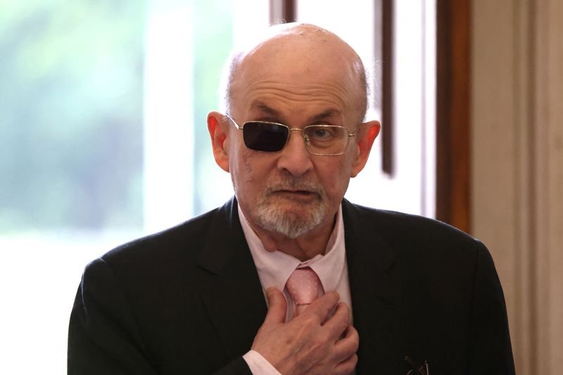 Witnesses recounting the knife attack on Salman Rushdie during lecture - Global Banking & Finance Review