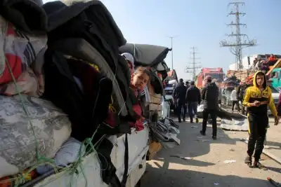 Image for Gaza residents stream home to the north after hostage breakthrough