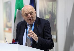 Image for Fearing price moves, Italy to act quickly to build gas stockpiles