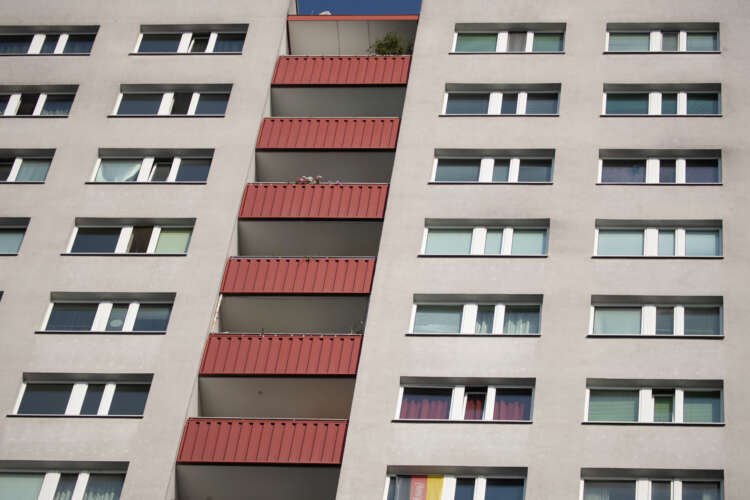 Berlin apartment facades symbolize the decline in Germany's housing market - Global Banking & Finance Review