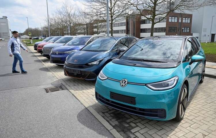 Image for Volkswagen, Mahindra deepen electric vehicle component cooperation