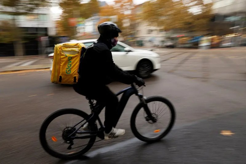 Image for Delivery Hero sees 100 million euro hit from making Spanish riders employees