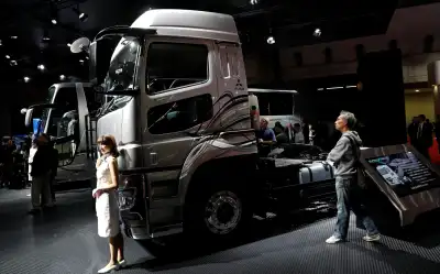 Image for Daimler Truck Q1 sales drop 13% as markets normalize