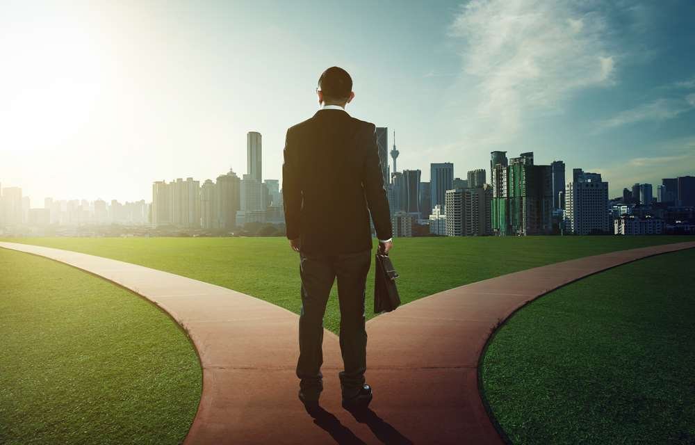 Do banks really need to choose between operations and innovation