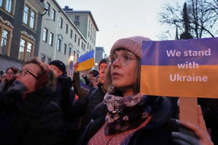 Protesters rally in Helsinki against Russia's invasion of Ukraine, pushing for NATO membership - Global Banking & Finance Review