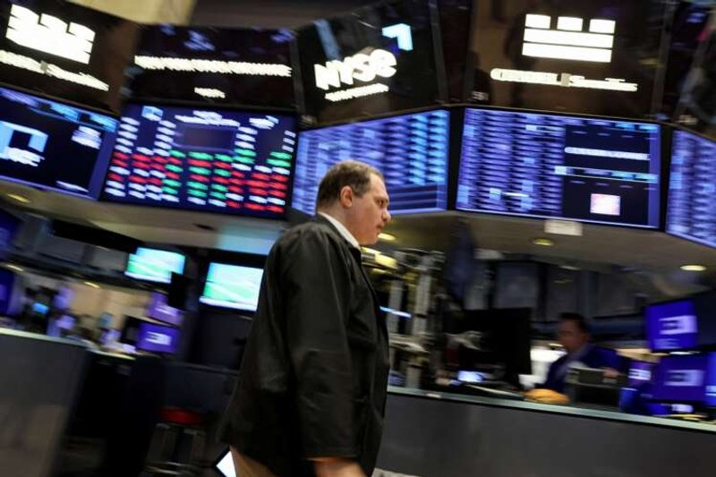 Image for Wall Street extends July rebound, led by tech, energy