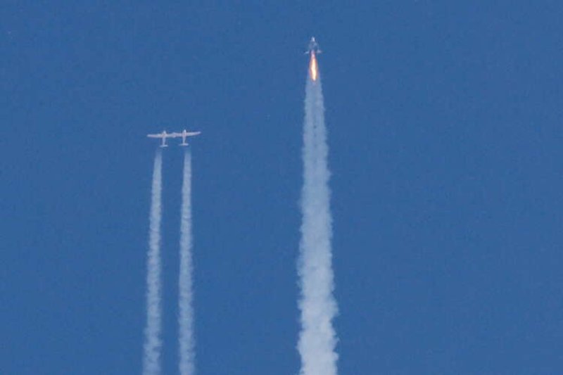 Image for U.S. aviation agency probes Branson’s Virgin Galactic flight deviation
