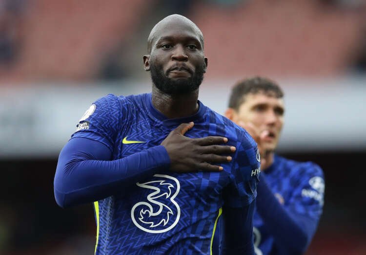Romelu Lukaku celebrates scoring for Chelsea in 2-0 victory over Arsenal - Global Banking & Finance Review