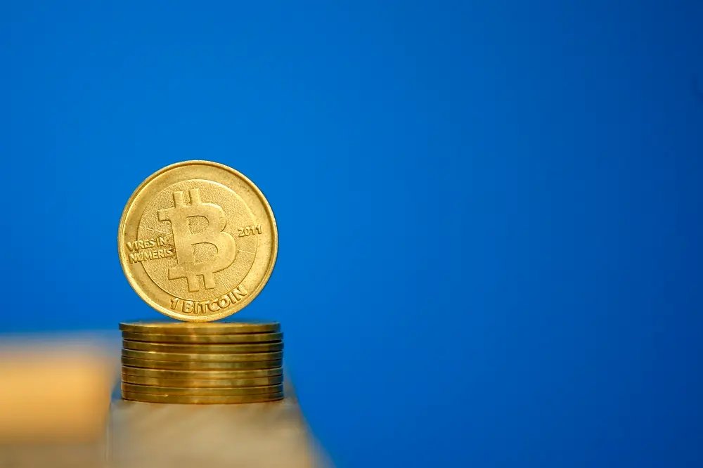 EU officials discussing stricter money laundering rules for cryptoassets - Global Banking & Finance Review