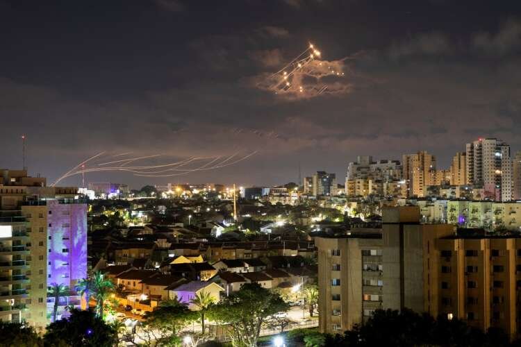 Image for Israeli war planes strike Gaza after rocket attack