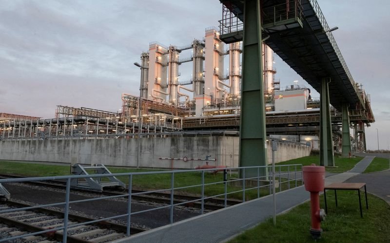 Image for Wacker Chemie core profit falls on lower prices and high energy costs