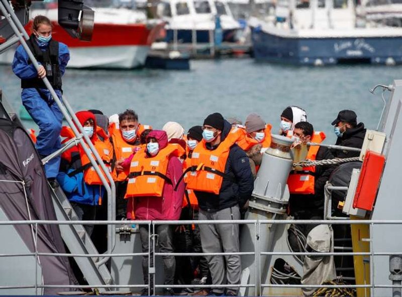 Image for Britain plans to send migrants to Rwanda under tougher asylum policy