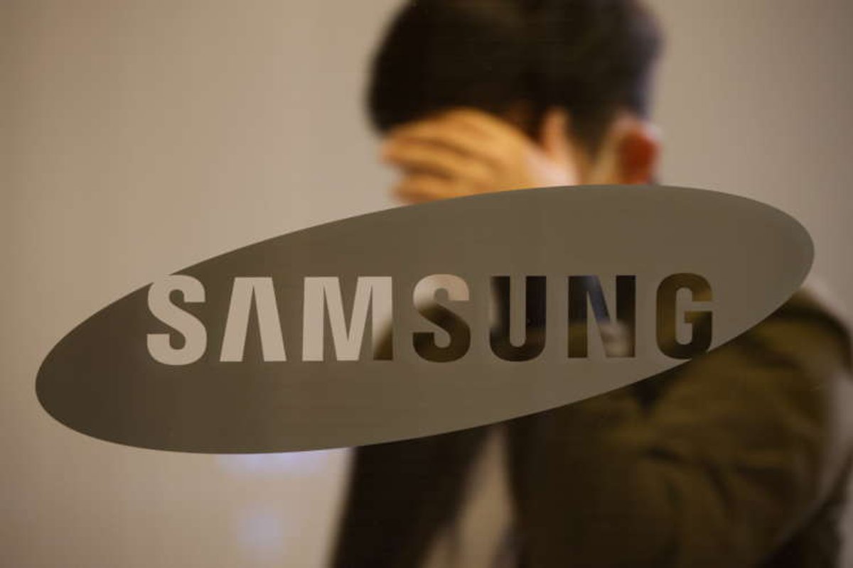 Samsung logo at Seoul office, relevant to $17 billion chip plant news - Global Banking & Finance Review