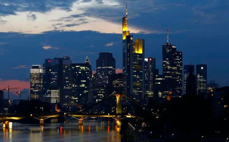 Image for Investors cut Russia exposure amid Ukraine crisis; banks halt slide