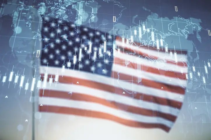 Global business professionals discussing globalization impacts on US companies - Global Banking & Finance Review