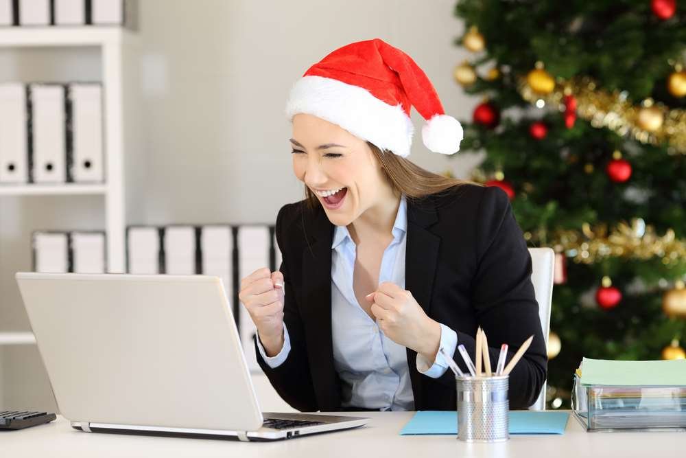 How to Give to Employees at Christmas without Tax Burden