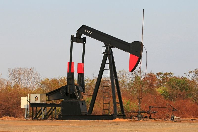 Brent crude oil prices rise amid supply disruptions and Ukraine peace talks - Global Banking & Finance Review