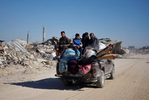Gazans returning to destroyed homes after ceasefire, reflecting devastation - Global Banking & Finance Review