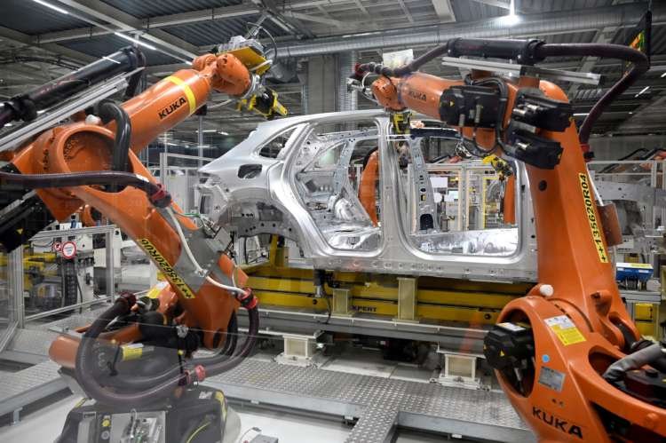 Volkswagen factory impacted by chip shortage, affecting vehicle production - Global Banking & Finance Review