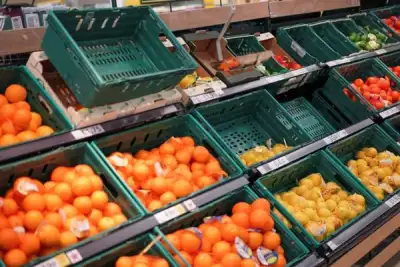 Image for Looks aren’t everything – British supermarkets to stock misshapen fruit amid drought