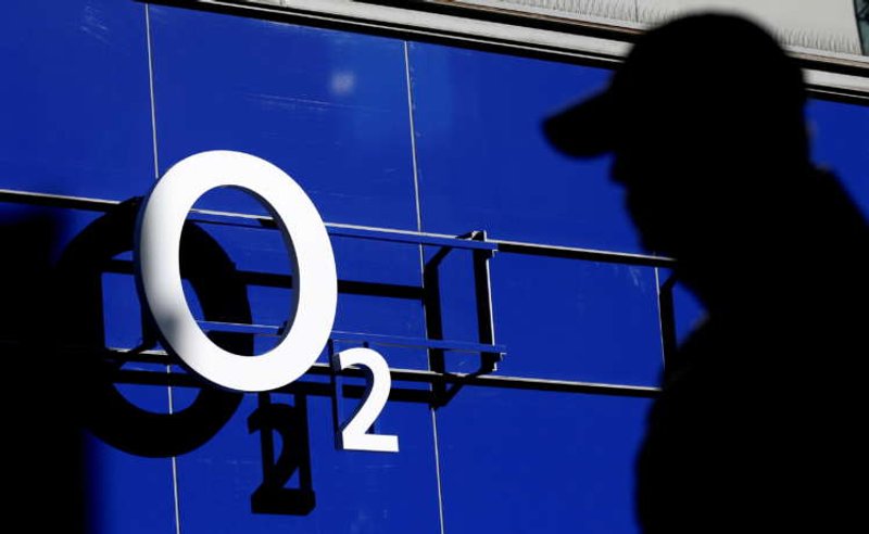 Image for Britain clears $44 billion Virgin-O2 mobile merger deal