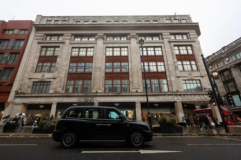 Image for M&S can tear down flagship Marble Arch store, says UK government