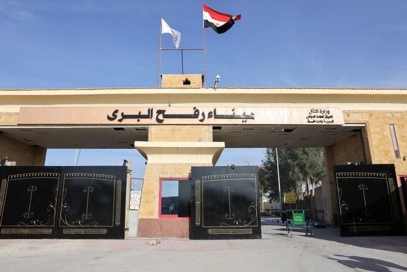 Image for EU ministers agree to revive Rafah border mission