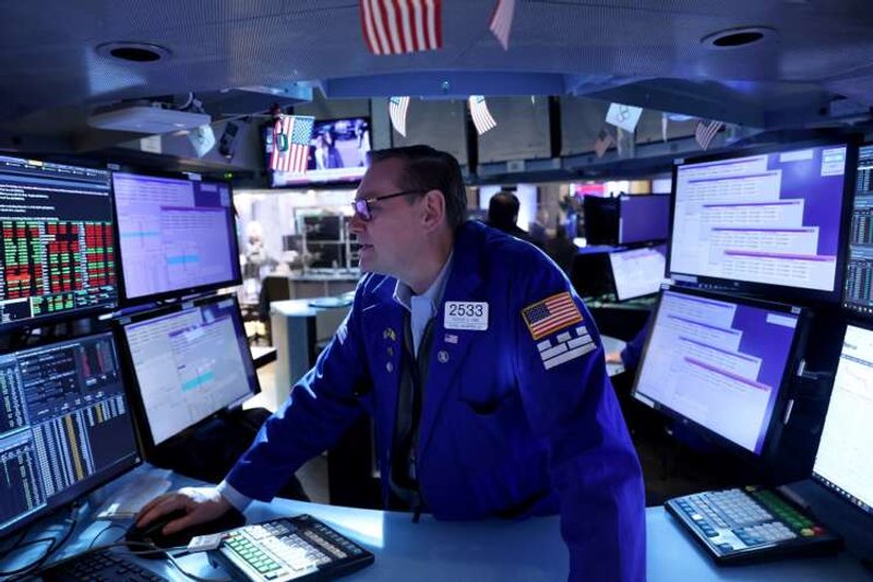 Image for U.S. yields jump to 3-year highs, stocks slide on CPI outlook