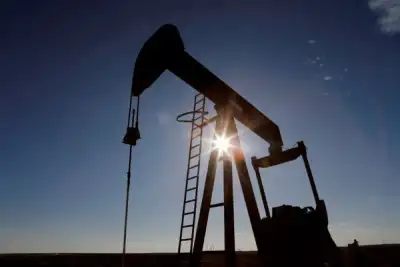 Image for Oil prices rise to highest in a year on U.S. growth optimism, crude supply restraint