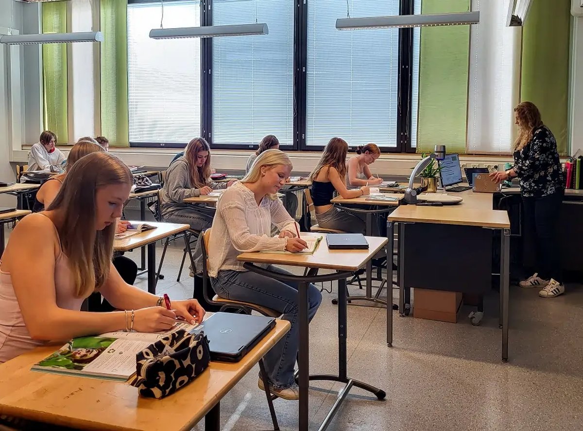 Finnish students using books instead of screens in classrooms - Global Banking & Finance Review