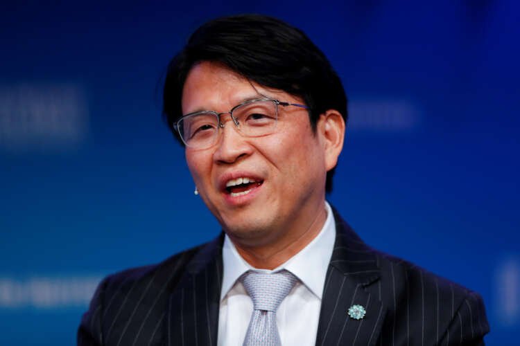 Image for Analysis-‘Shuttle Diplomacy Gone Bad’: How Japan’s investing star became embroiled in Toshiba board dispute