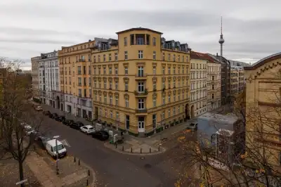 Image for Outlook improves for German industry but home market under pressure, poll finds