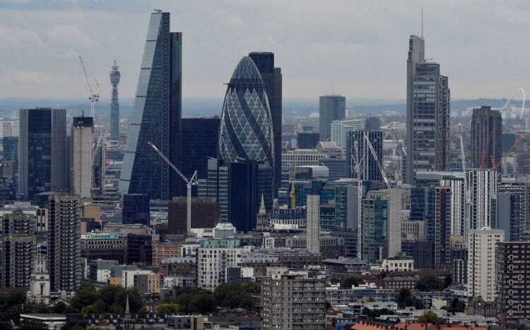 London skyline featuring luxury properties, reflecting rising prices amid Russian sanctions - Global Banking & Finance Review