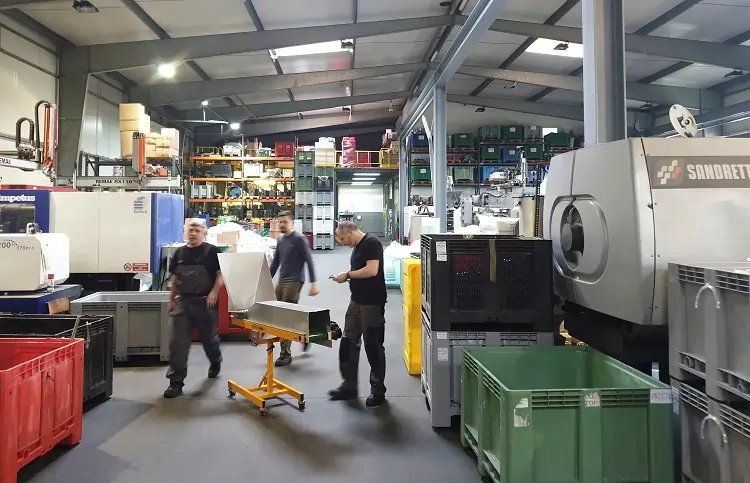 Image for Polish manufacturing PMI dips as new orders fall, outlook weakens