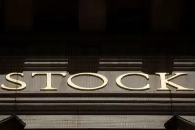 Image for CRH shareholders back primary listing switch to New York from London