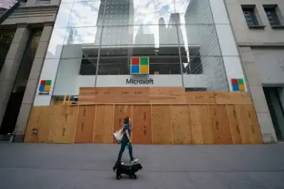 Image for Microsoft to allow EU customers to process, store data in the region