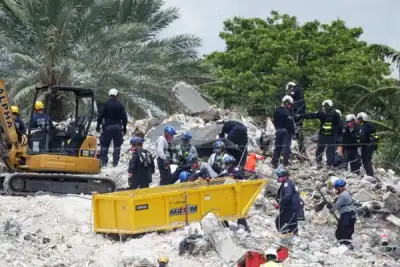 Image for Death toll in Florida building collapse rises to 28, with 117 missing
