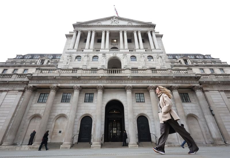 Financial news image depicting interest rates and earnings reports - Global Banking & Finance Review