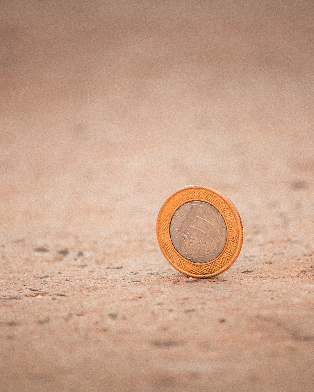 Criteria for EU nations to adopt the euro currency - Global Banking & Finance Review