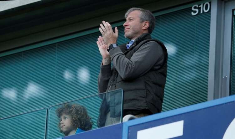 Chelsea FC match showcasing the influence of Roman Abramovich amid UK sanctions - Global Banking & Finance Review