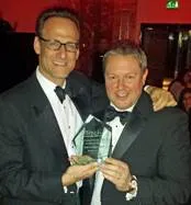 Vizolution CEO Bill Safran (left) and Glenn Lindsay, Director, Telephone Distribution at Santander with the award.