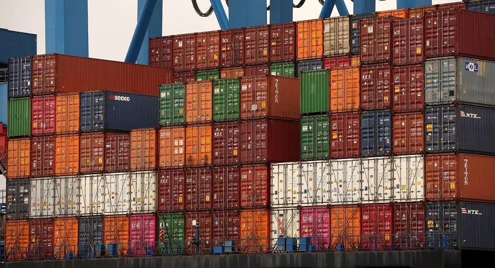 Hapag-Lloyd shipping container ship navigating global trade routes - Global Banking & Finance Review